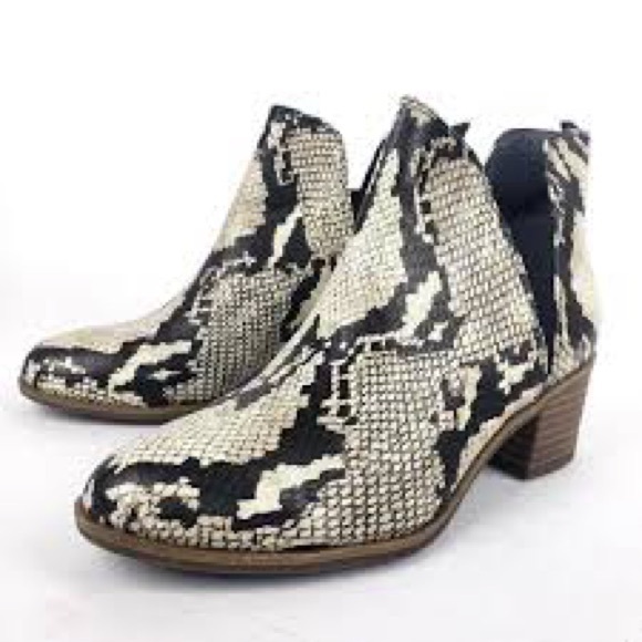 Women's Dr. Scholl’s Snakeskin Ankle Boots size 6.5 - Picture 1 of 8